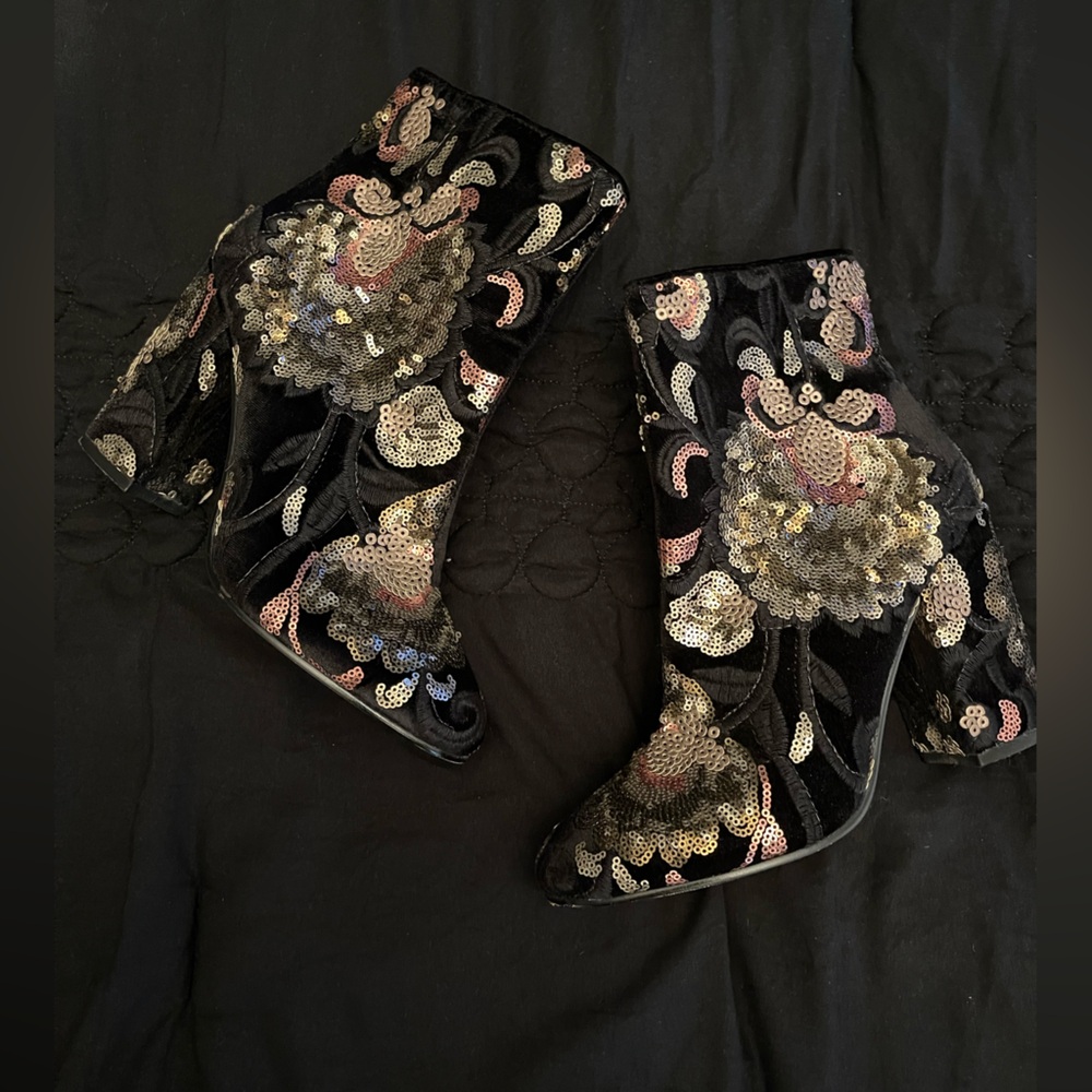 Aldo printed booties size 8.5